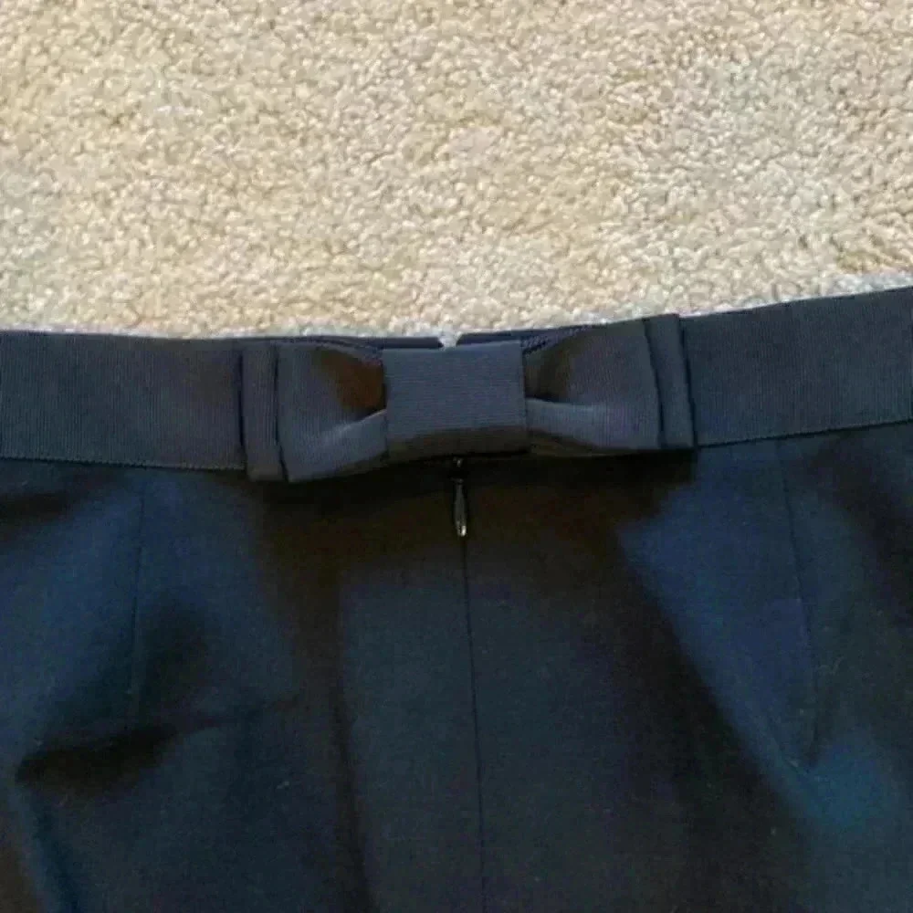 Kate spade black skirt with a cute bow on the back